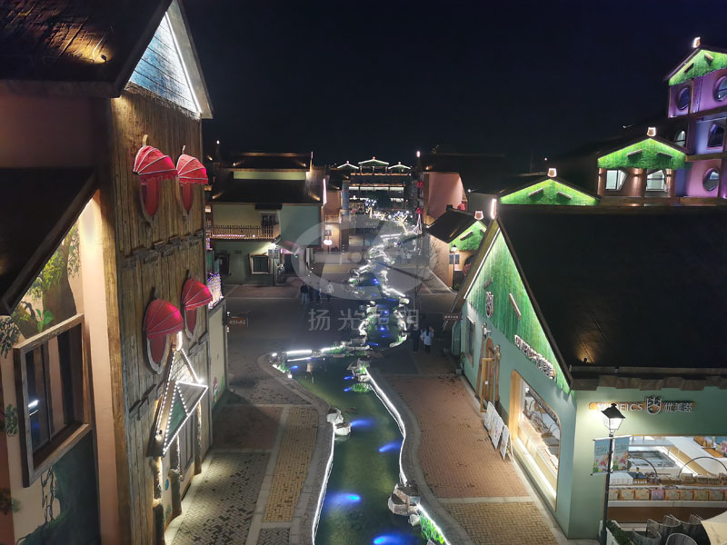 小鎮夜遊燈光實拍圖三